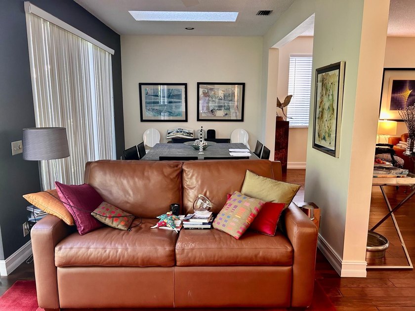 Spacious end-unit townhome located in the desired Cortina - photo 11