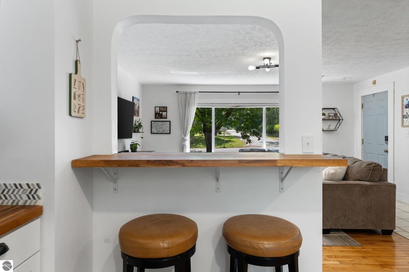 Enjoy the convenience of being just minutes from downtown - photo 12