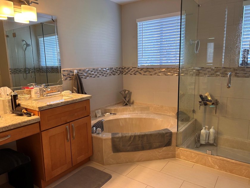 Spacious end-unit townhome located in the desired Cortina - photo 15
