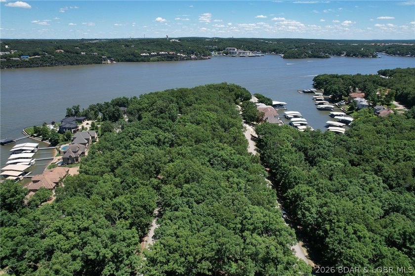 Extremely nice buildable lot in Porto Cima with access from two - photo 17