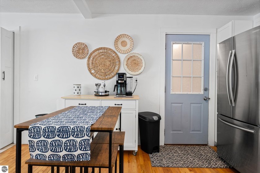 Enjoy the convenience of being just minutes from downtown - photo 19