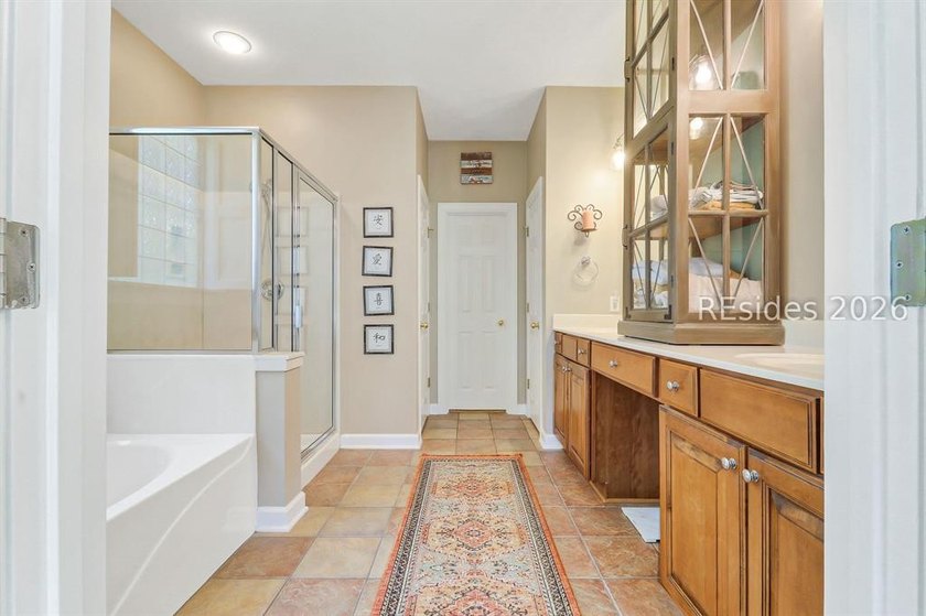 Welcome to 2 Crossings Blvd! Very nice, larger home with great - photo 20