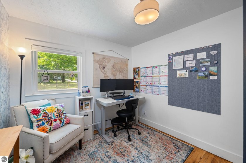 Enjoy the convenience of being just minutes from downtown - photo 24