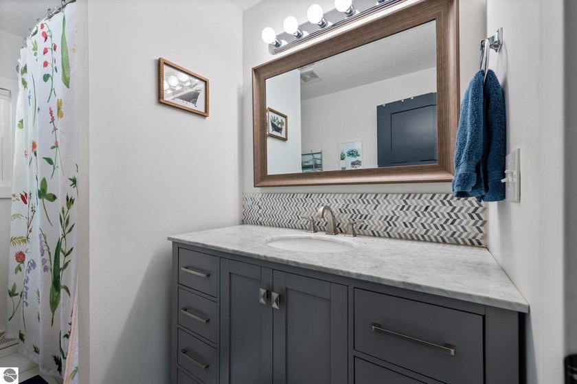 Enjoy the convenience of being just minutes from downtown - photo 27