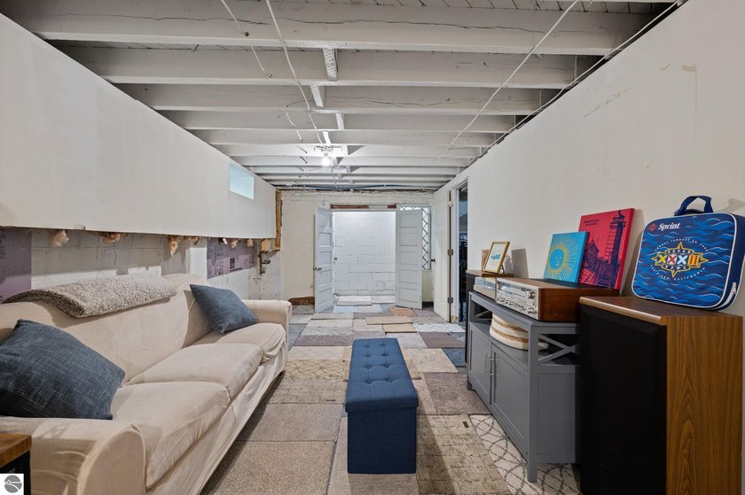 Enjoy the convenience of being just minutes from downtown - photo 31