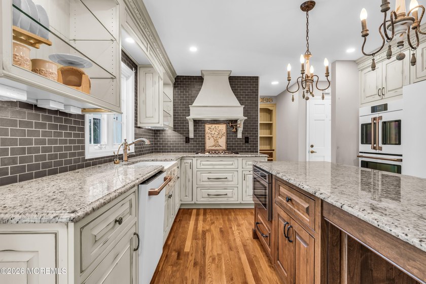 Welcome to a truly exceptional residence nestled on a majestic - photo 20