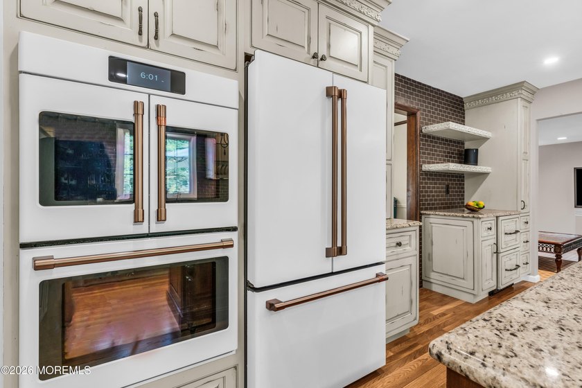 Welcome to a truly exceptional residence nestled on a majestic - photo 23