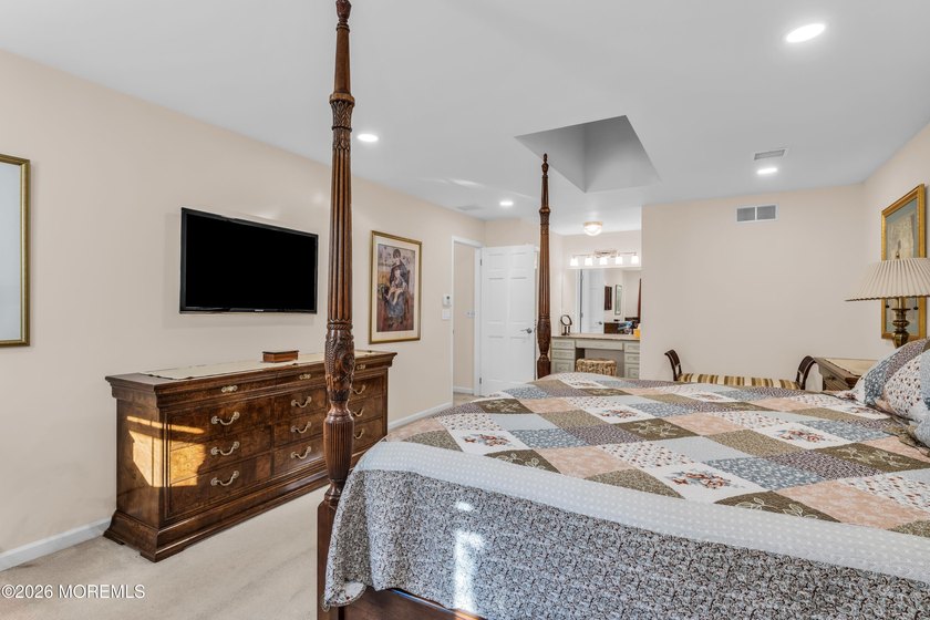 Welcome to a truly exceptional residence nestled on a majestic - photo 34