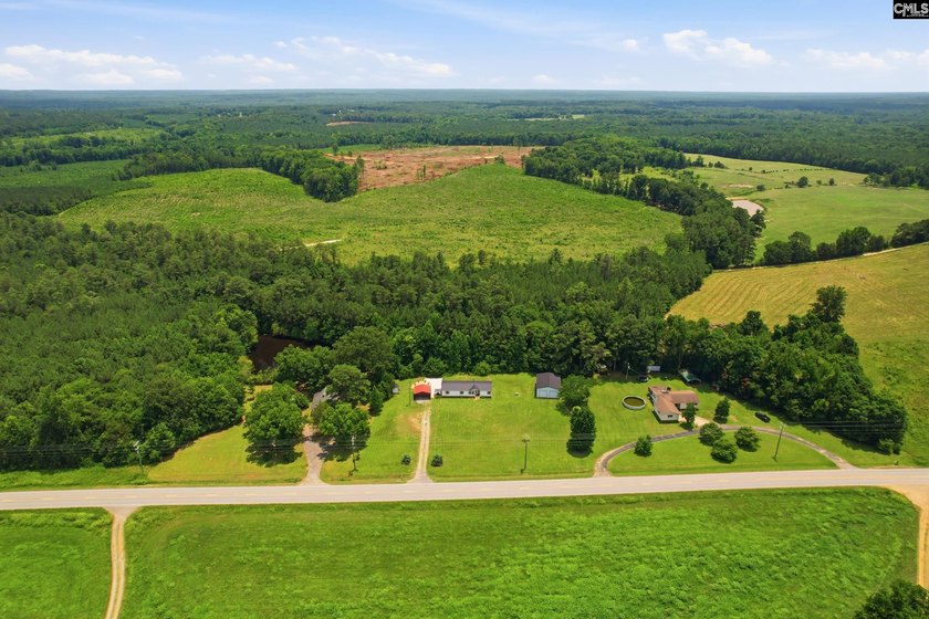 Welcome to 7580 Columbia Highway-where modern updates meet - photo 45