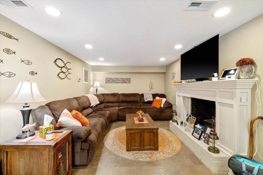 Lakefront living at its finest! Nestled on a beautiful 1-acre - photo 18