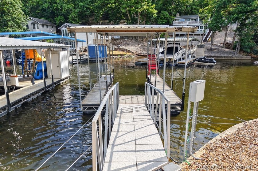 Absolutely charming lake home completely remodeled with great - photo 35