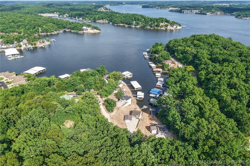 Absolutely charming lake home completely remodeled with great - photo 37