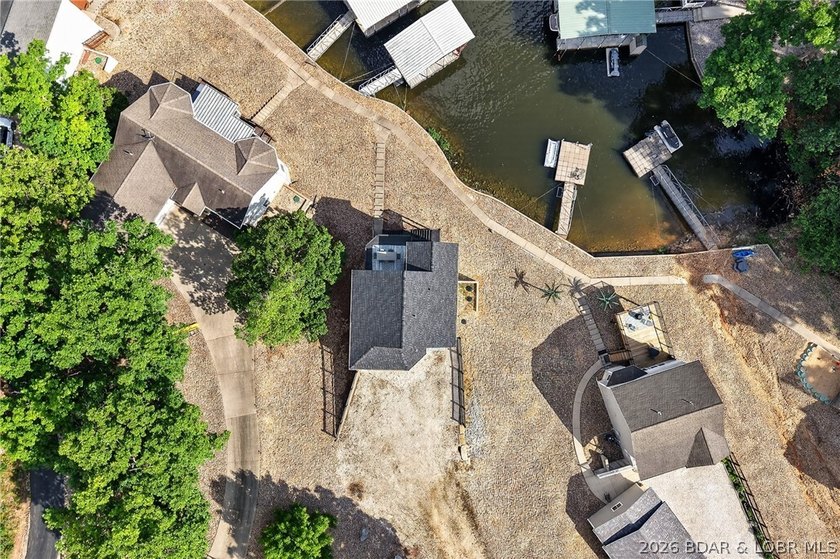 Absolutely charming lake home completely remodeled with great - photo 38