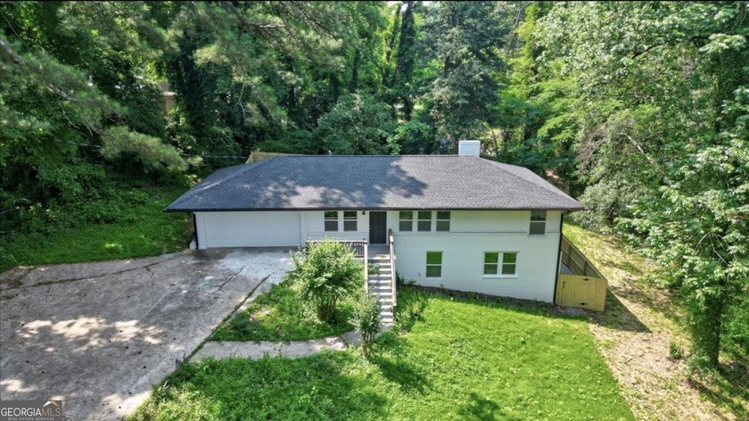 This recently renovated to the studs property is the perfect - photo 2