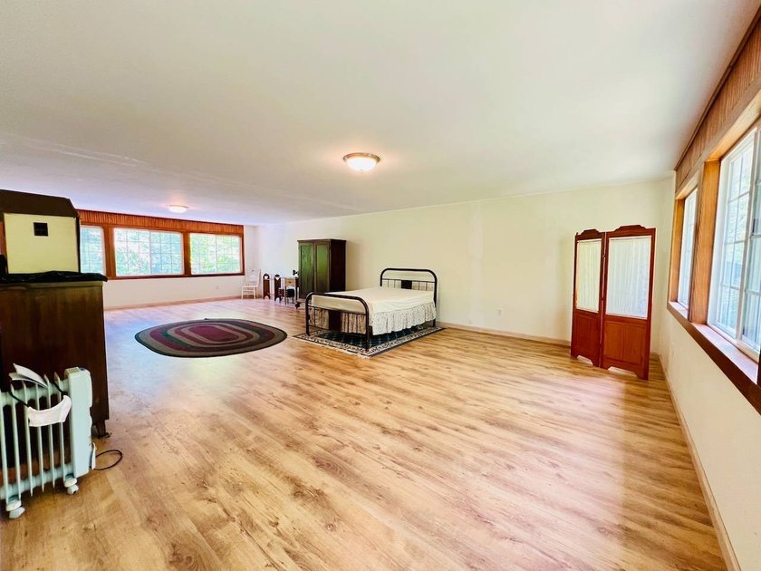 ATTENTION LAKE LOVERS - FAMILY COMPOUND OR  - 2 UNITS ON 1 SOLD - photo 11