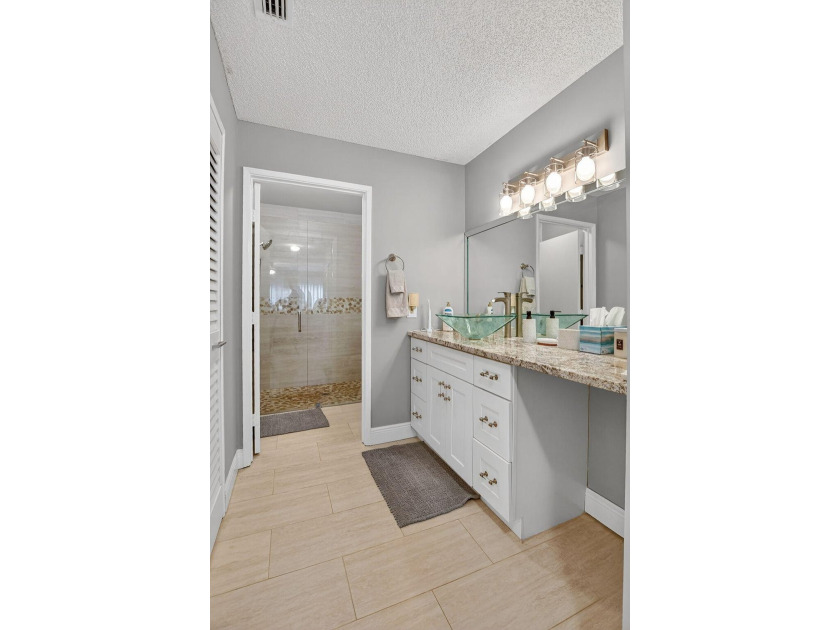 Experience Resort-Style Living! This meticulously 2-bed, 2-bath - photo 22