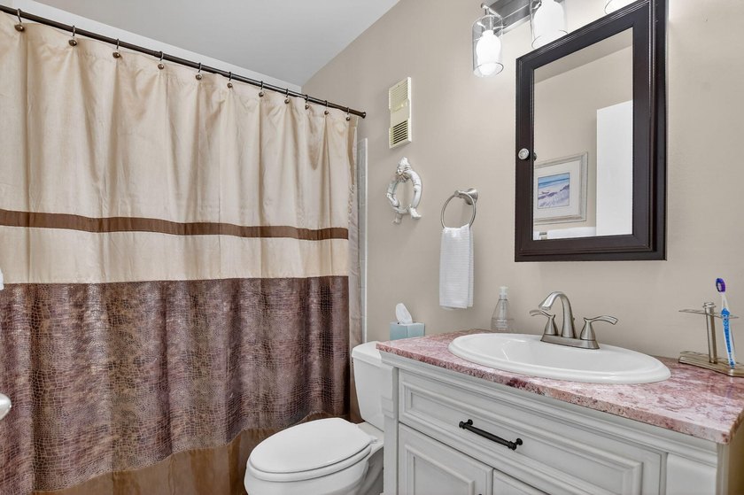 Experience Resort-Style Living! This meticulously 2-bed, 2-bath - photo 27