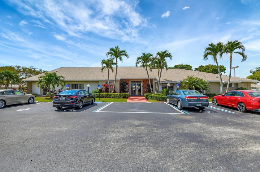 Experience Resort-Style Living! This meticulously 2-bed, 2-bath - photo 36