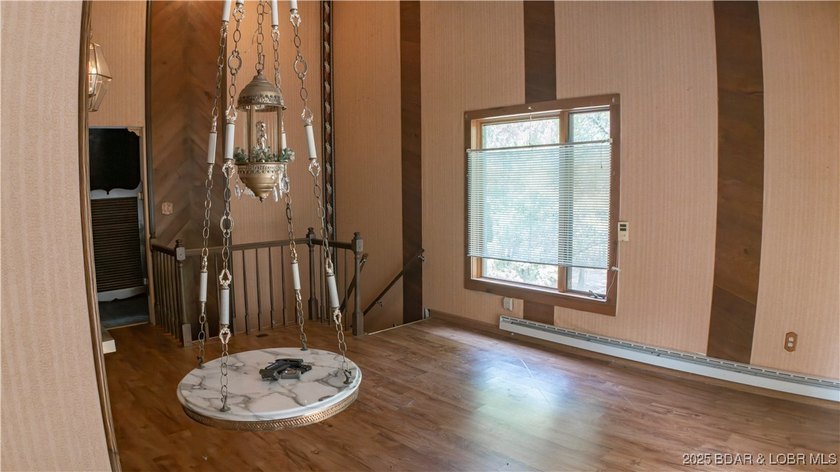MOTIVATED SELLER! PRICED TO SELL!A spacious 3BR 3BA home with - photo 8