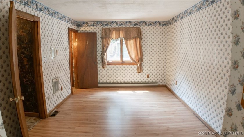 MOTIVATED SELLER! PRICED TO SELL!A spacious 3BR 3BA home with - photo 10