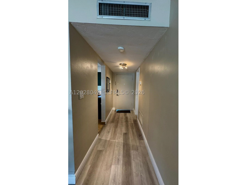 Stunning 1 Bed, 1.5 Bath Condo in Desirable Skylake! This - photo 15