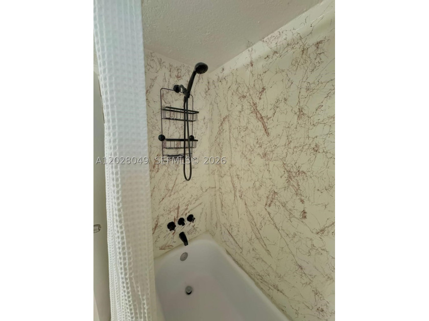 Stunning 1 Bed, 1.5 Bath Condo in Desirable Skylake! This - photo 16