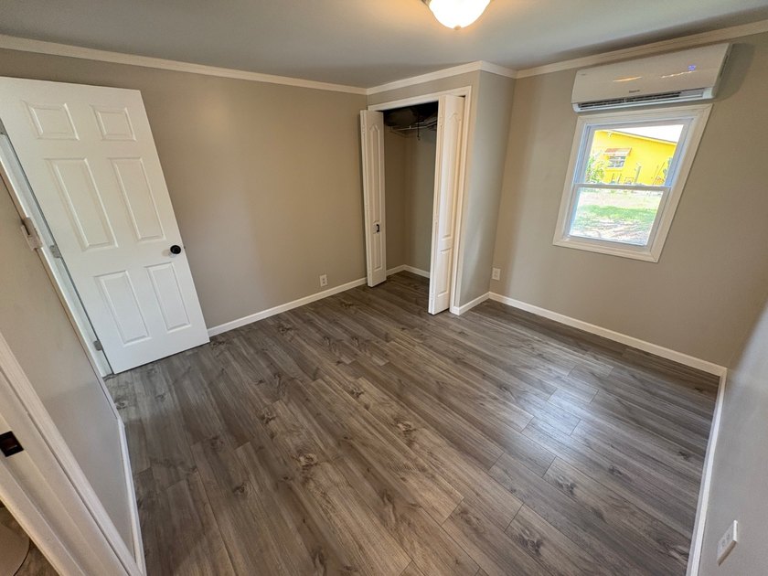 Turn Key!!! Move in ready!! Completely renovated from top to - photo 22