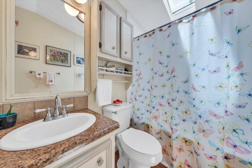Welcome home to the country! Nestled in a secluded holler in - photo 42