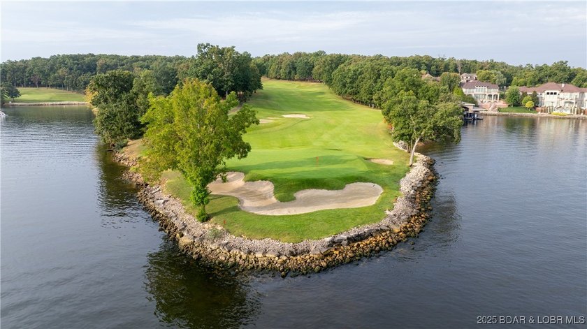 Have you ever wanted to live on a golf course? Well look no - photo 2