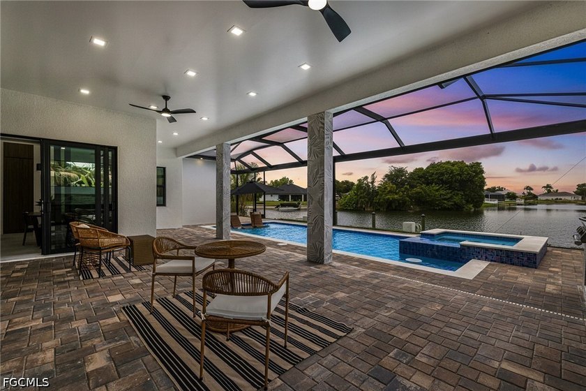 New Modern CUSTOM MUST SEE 4 Bed 3 Bath 3 Car Garage Freshwater - photo 45