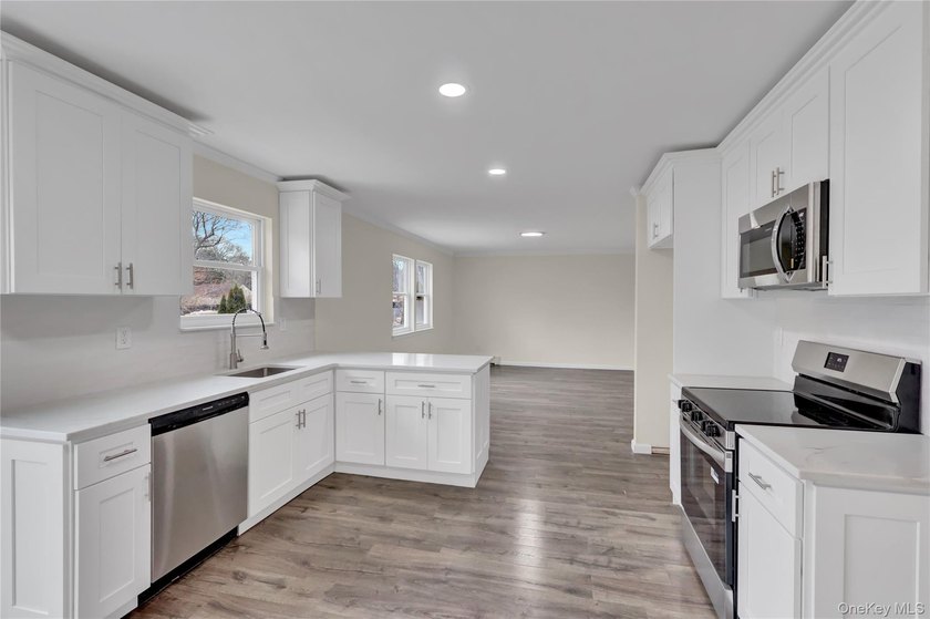 Move right into this updated 3 BR, 2.5 Bathroom, Colonial style - photo 10