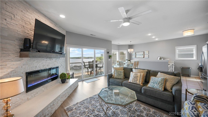 Welcome to this stunning 3 Bed/3 Bath top-floor condo at the - photo 2