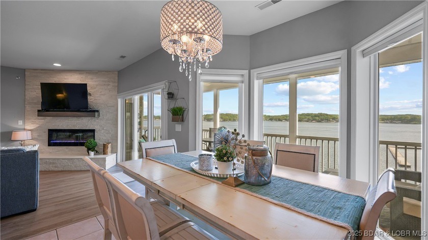 Welcome to this stunning 3 Bed/3 Bath top-floor condo at the - photo 3
