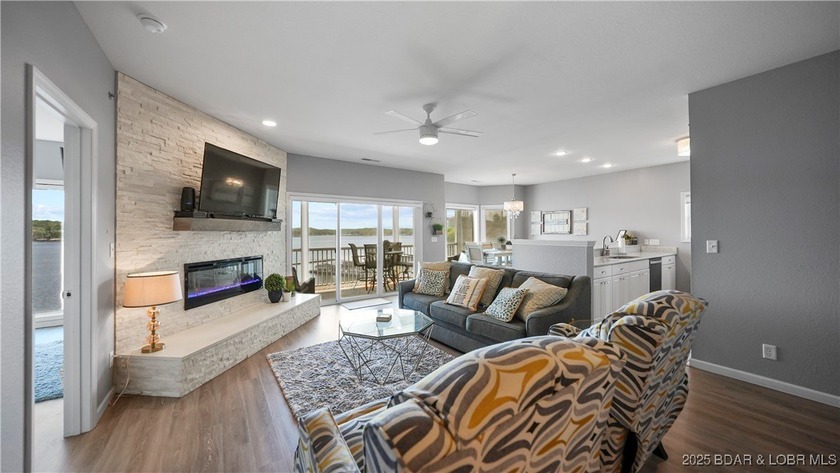 Welcome to this stunning 3 Bed/3 Bath top-floor condo at the - photo 6