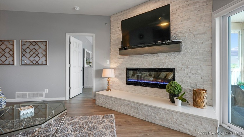 Welcome to this stunning 3 Bed/3 Bath top-floor condo at the - photo 7