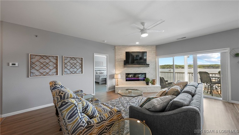 Welcome to this stunning 3 Bed/3 Bath top-floor condo at the - photo 8