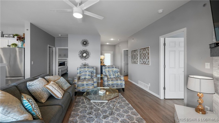 Welcome to this stunning 3 Bed/3 Bath top-floor condo at the - photo 9