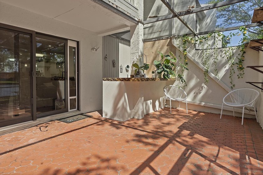 Spacious and well-maintained 3-bedroom, 2.5-bath townhouse - photo 28