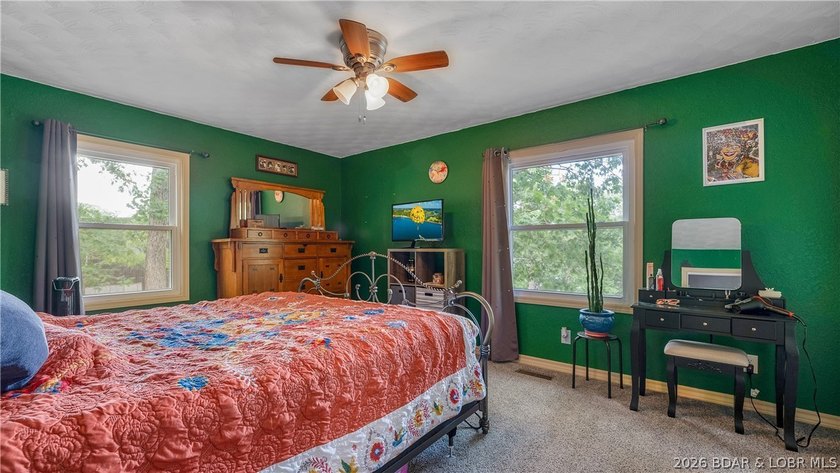 Great Horseshoe Bend location, nearly an acre of wooded ground - photo 12