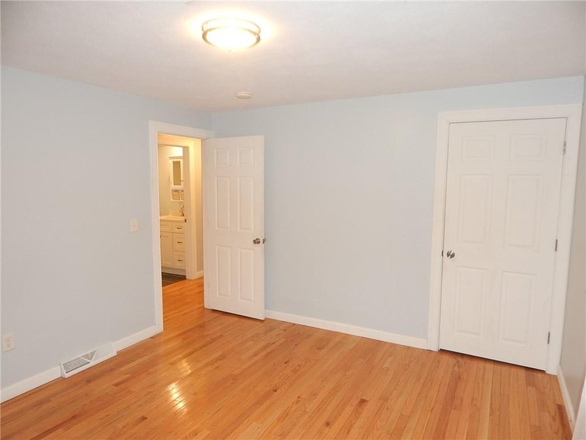 Move-in-condition 3-bedroom Ranch that was completely updated 2 - photo 13