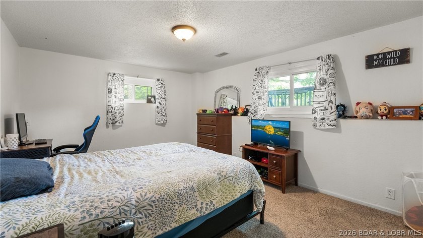 Great Horseshoe Bend location, nearly an acre of wooded ground - photo 14