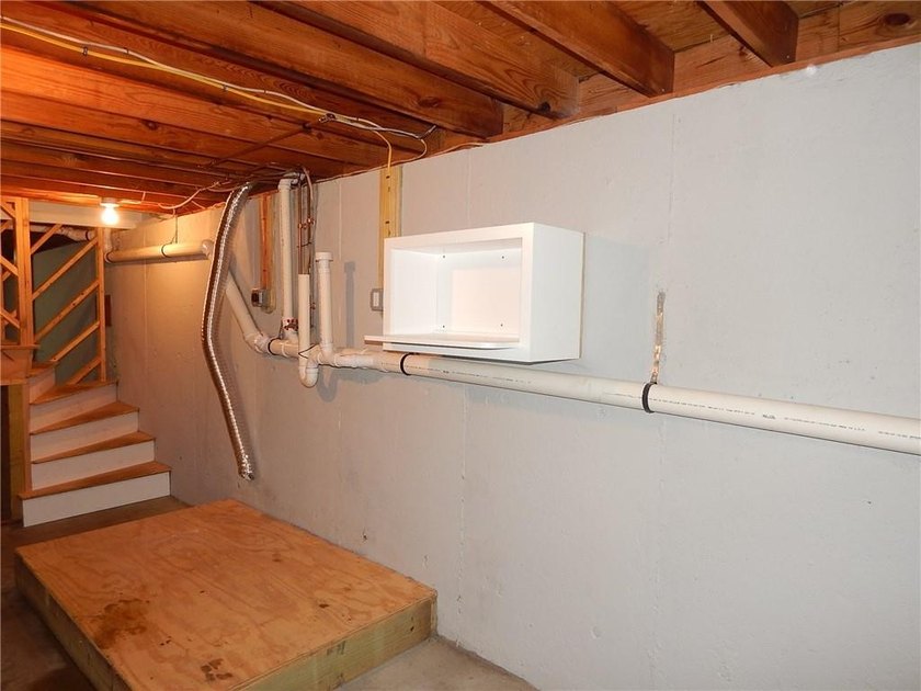 Move-in-condition 3-bedroom Ranch that was completely updated 2 - photo 27