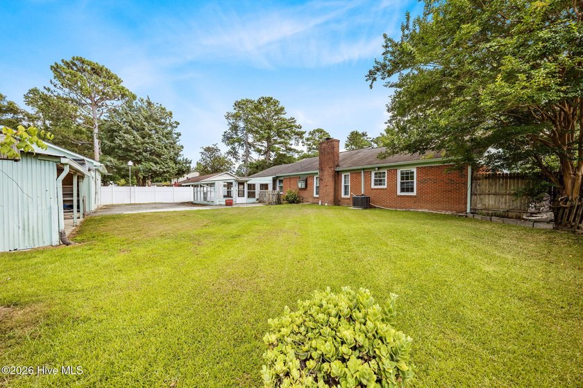 With a total of 1,943 square feet, let's just imagine Friday - photo 6
