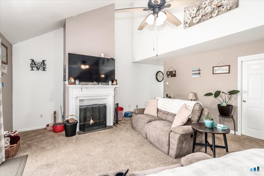 Welcome to this well-maintained Danbury condominium offering - photo 6