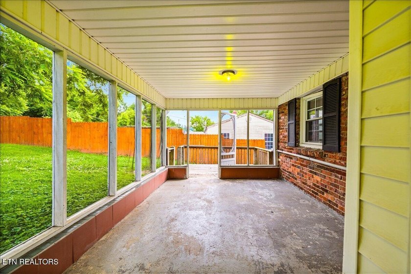 503 S Indiana Ave - photo 29