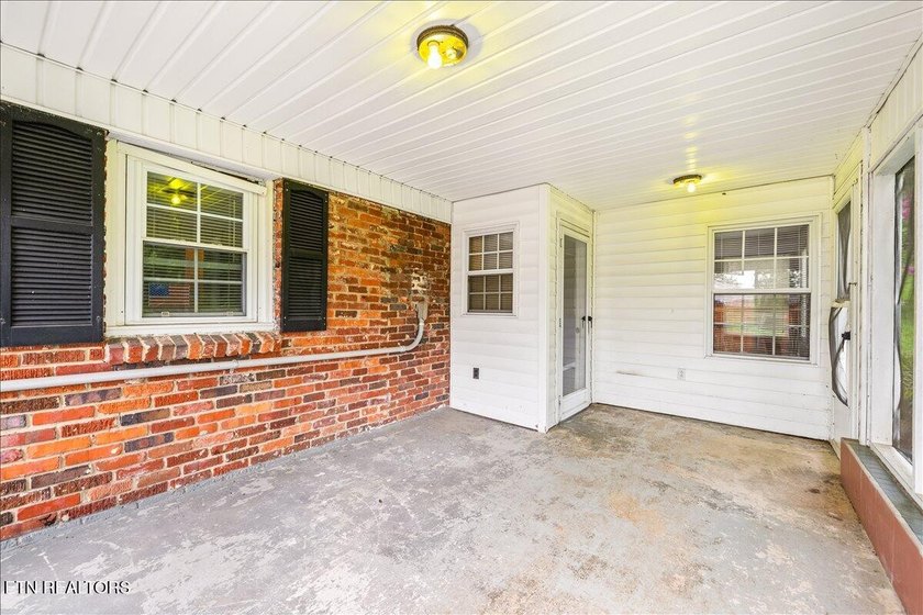 503 S Indiana Ave - photo 36