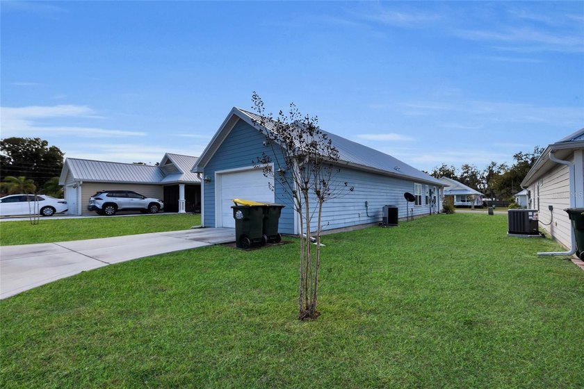 Welcome to this beautifully maintained 3-bedroom, 2-bath home in - photo 11