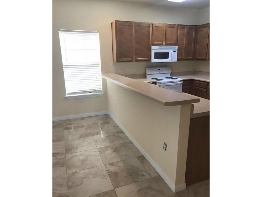 This multi-unit building Great Rental Income with 4 individual - photo 14