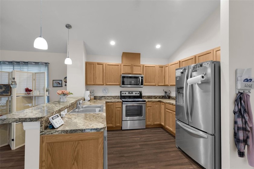 Welcome to this beautifully maintained 3-bedroom, 2-bath home in - photo 17
