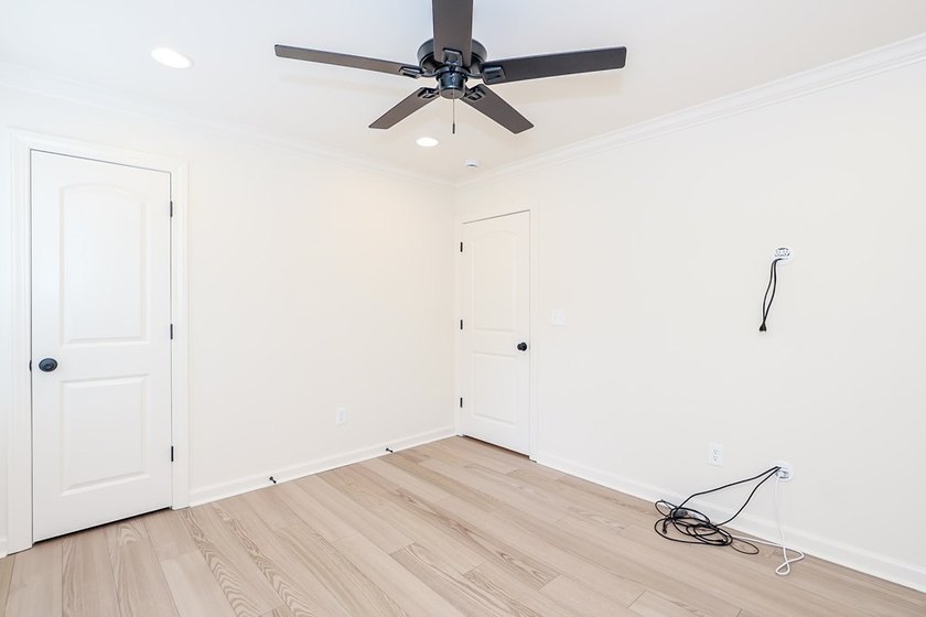 Beautifully renovated 4 bed/3 bath condo at Orleans Oaks, just 5 - photo 22